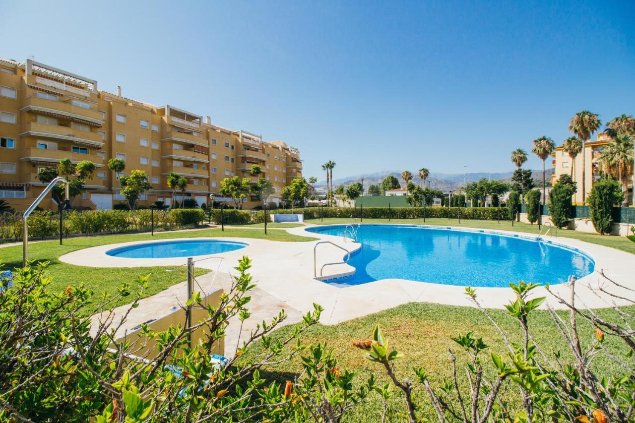 Espectacular Residencial En 2A Linea Piscina Tenis Algarrobo Costa Ngoại thất bức ảnh